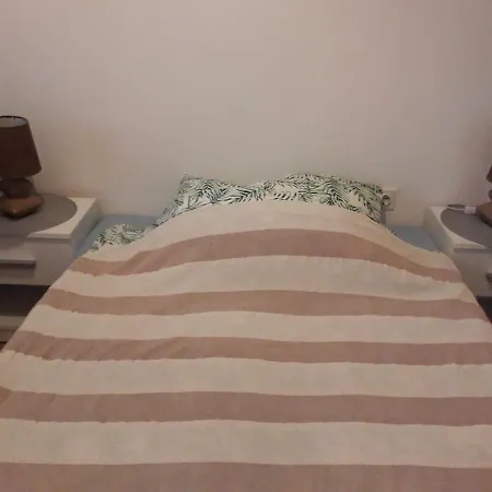 Apartman Ana 2 *