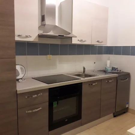 Apartman Ana 2 *